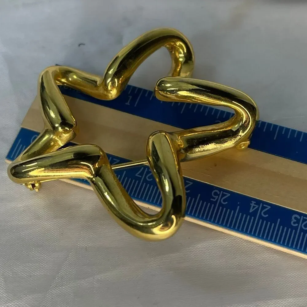 VTG abstract star brooch freestyle design gold tone